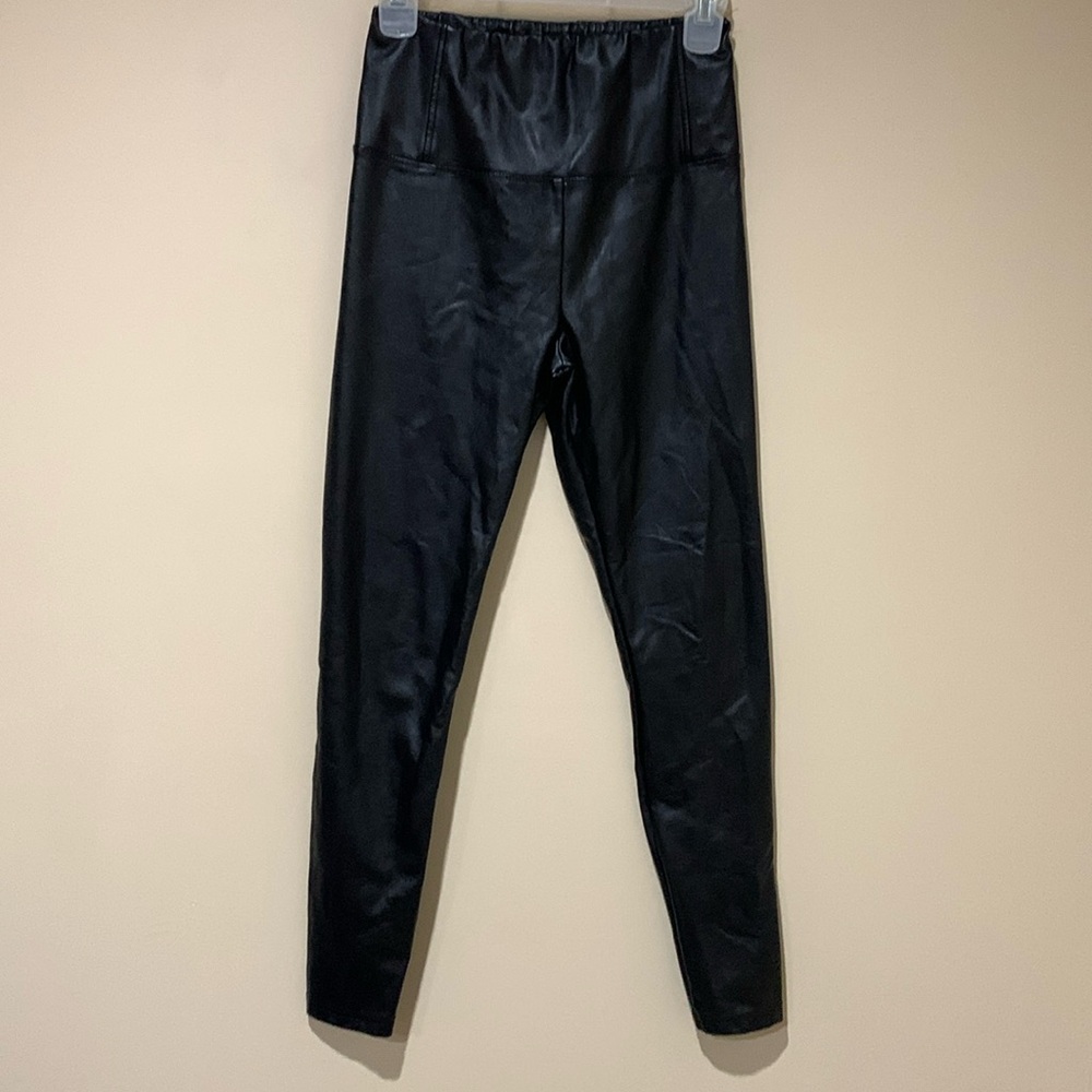 🆑CLEARANCE🆑Vegan leather stretch pants!